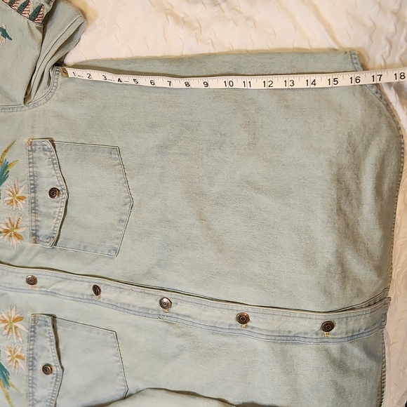 Johnny Was Denim Jean Jacket Oversized Shirt Embroidered Button Front XL Vintage - Picture 7 of 11